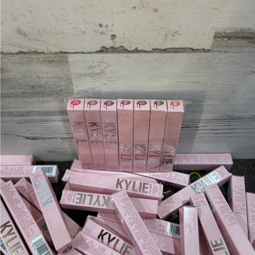 Kylie Jenner Bundle of 7 Liquid Lipstick NIB assorted colors Full Size